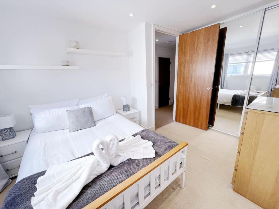 Stylish Seaview One-Bedroom Apt Swansea Exterior foto