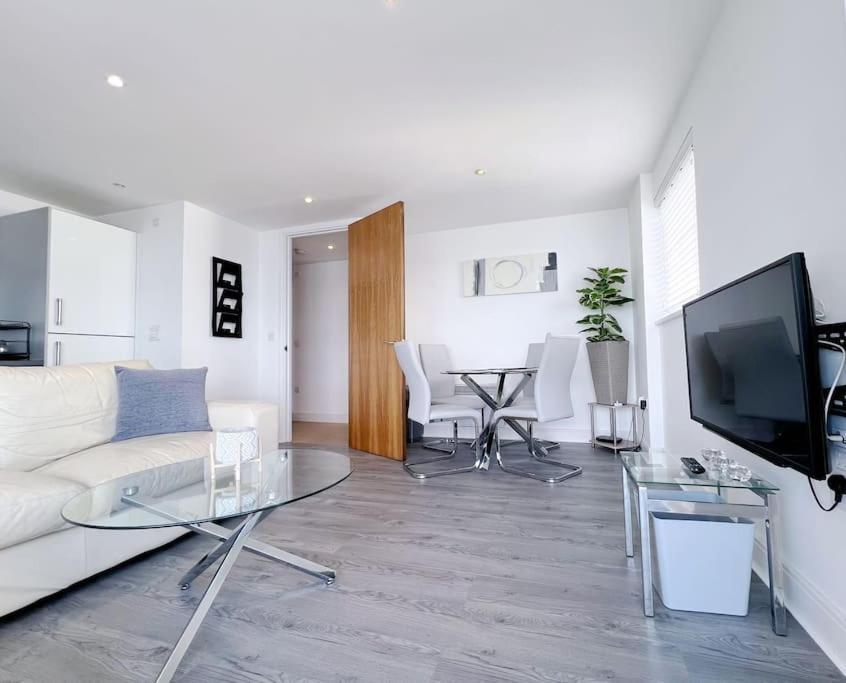 Stylish Seaview One-Bedroom Apt Swansea Exterior foto