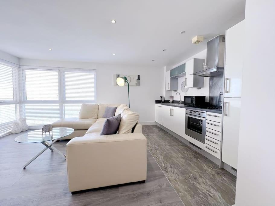 Stylish Seaview One-Bedroom Apt Swansea Exterior foto