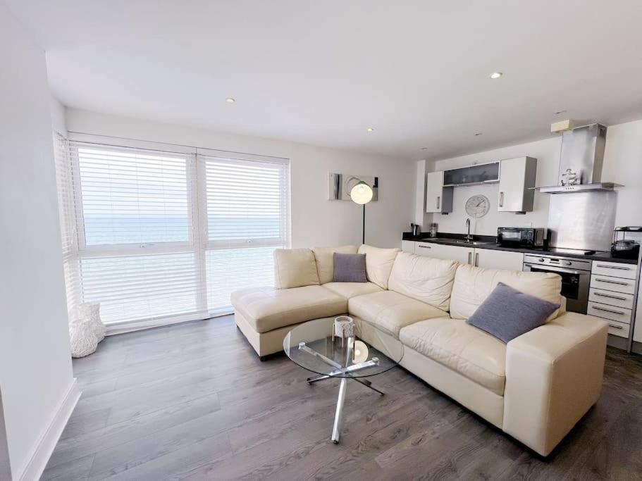 Stylish Seaview One-Bedroom Apt Swansea Exterior foto